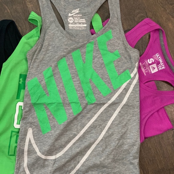 Lot/bundle of 4 workout tanks. Adidas, Nike, UA - Picture 5 of 9